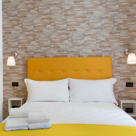 Rainbow Napoli Bed & Breakfast ภายนอก รูปภาพ