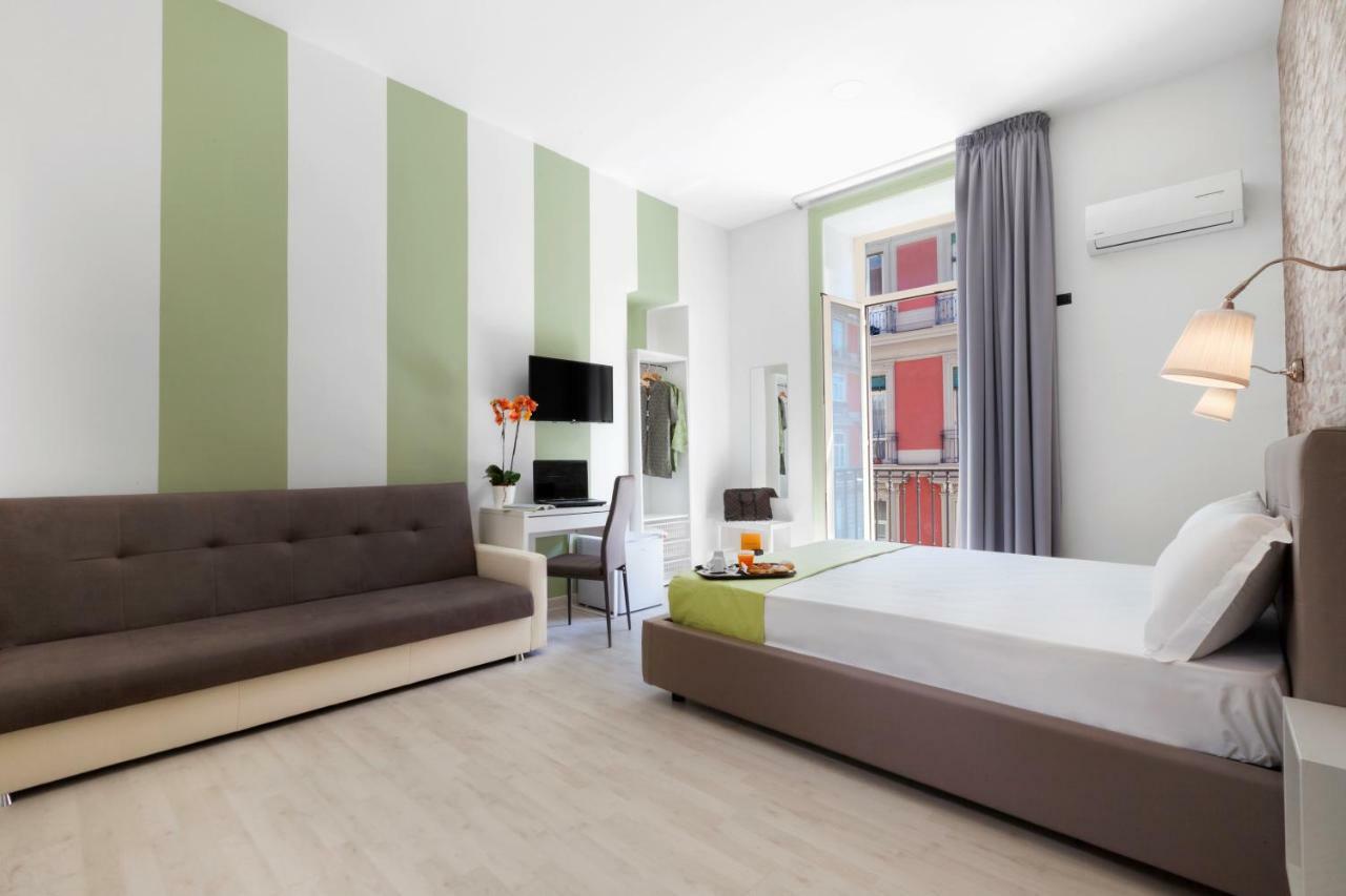 Rainbow Napoli Bed & Breakfast ภายนอก รูปภาพ